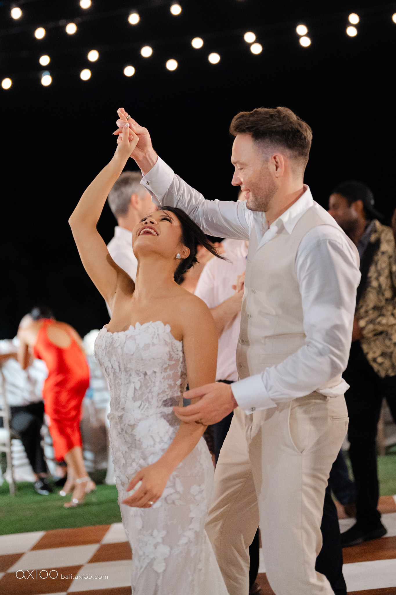 Axioo: A Universe of Love